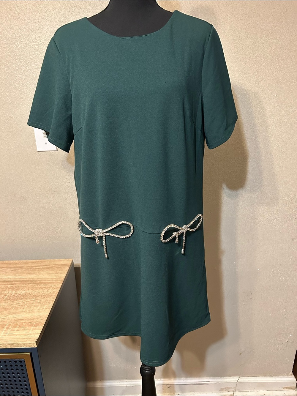 Sugarlips Medium Emerald Green Rhinestone Bow Shift Mini Dress Party